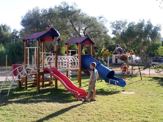 Happy Camp Mobile Homes In Karda Kemping 4*